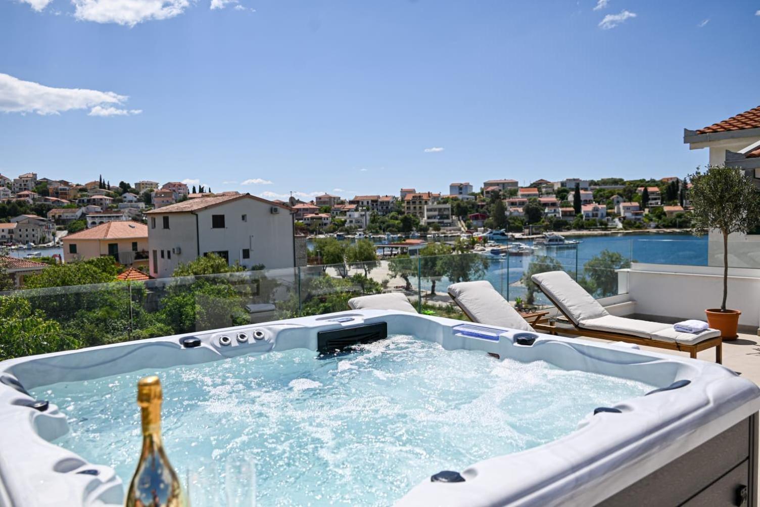 Villa Rozana - Beachfront Wellness Retreat Seget Vranjica Exterior photo