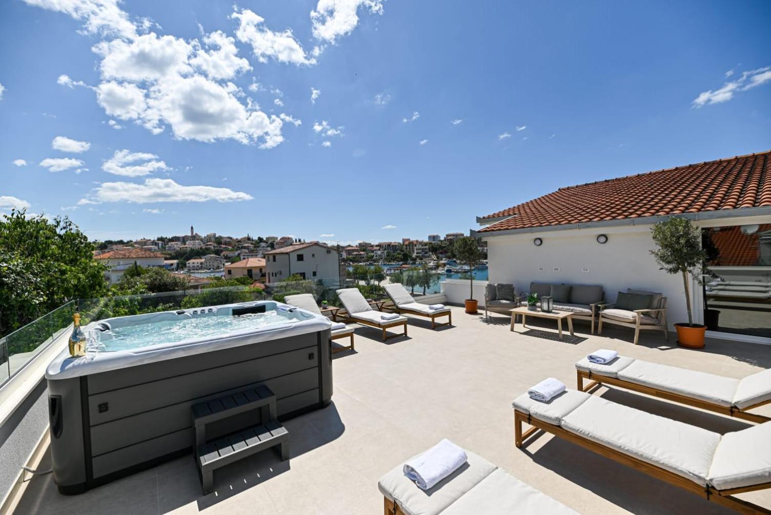 Villa Rozana - Beachfront Wellness Retreat Seget Vranjica Exterior photo