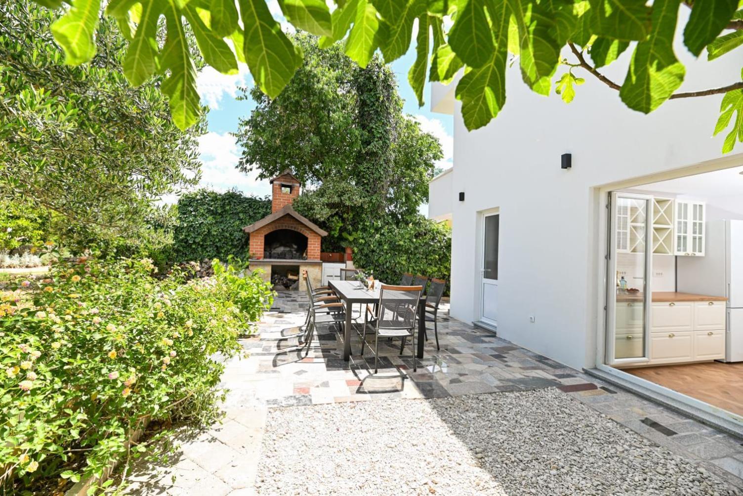 Villa Rozana - Beachfront Wellness Retreat Seget Vranjica Exterior photo