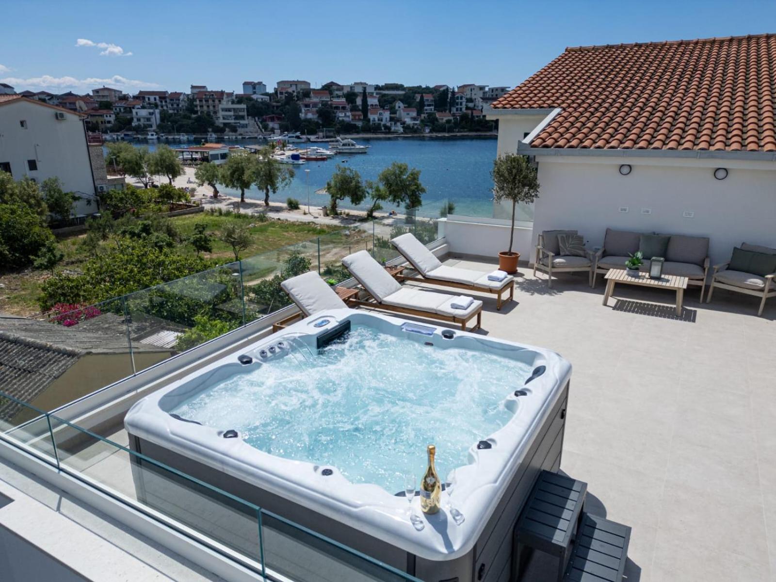 Villa Rozana - Beachfront Wellness Retreat Seget Vranjica Exterior photo