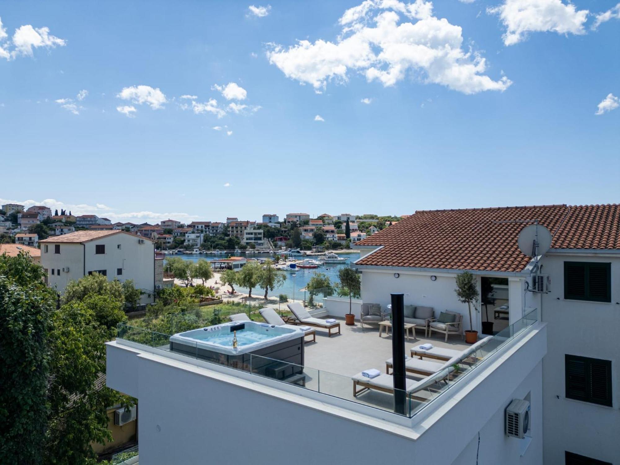 Villa Rozana - Beachfront Wellness Retreat Seget Vranjica Exterior photo